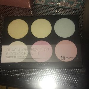 Bh cosmetics blacklight highlight palette